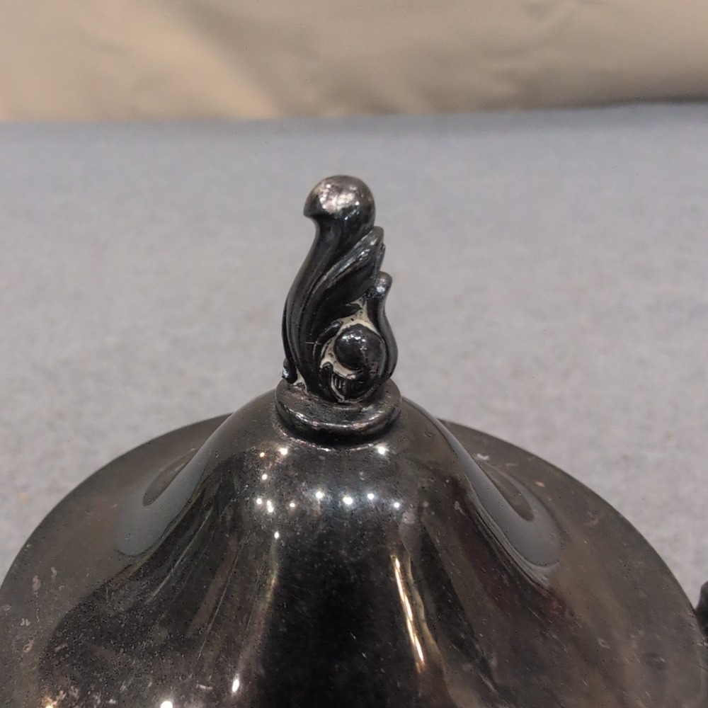 Vintage Silver Plated Footed Sugar Bowl with Lid Ornate Handles Tarnish Decor - Picture 3 of 10